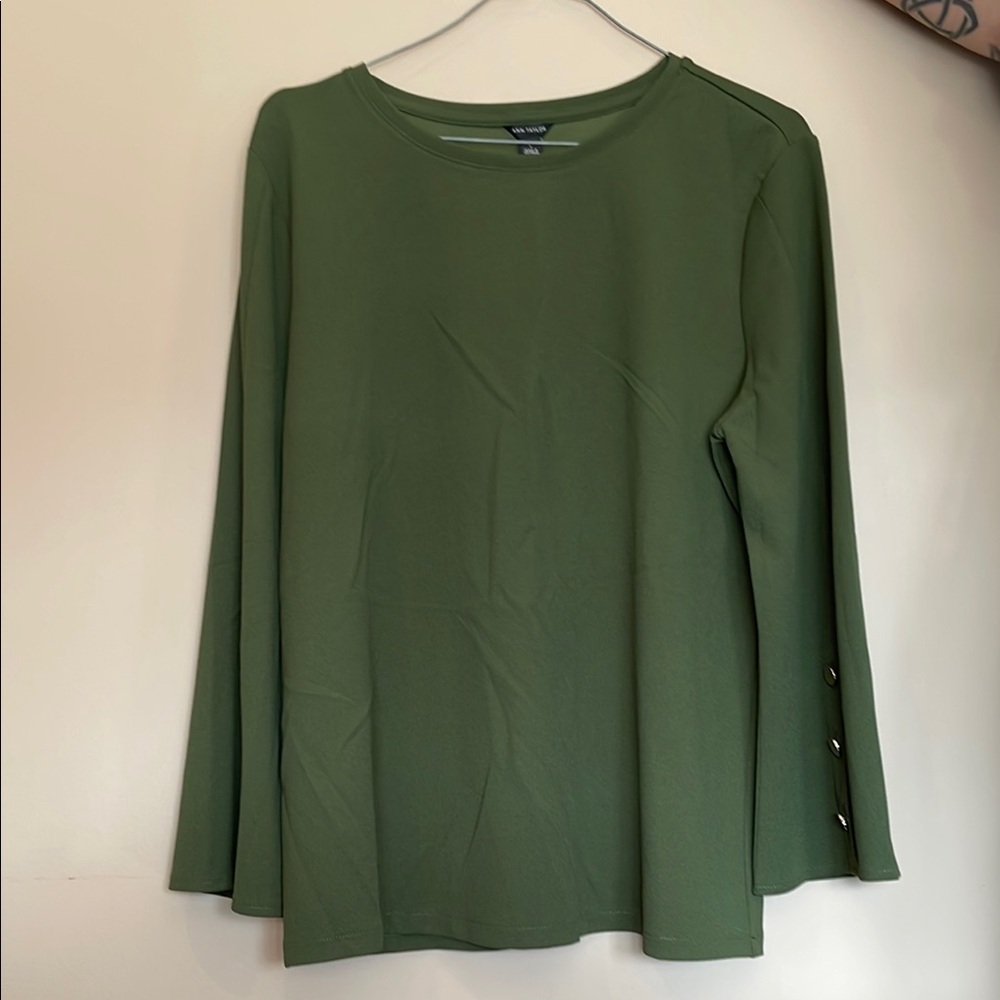 Women's Green Top